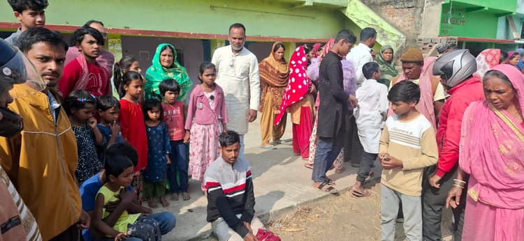 Giridih News :देवरी व गावां में सड़क दुर्घटना में आठ घायल