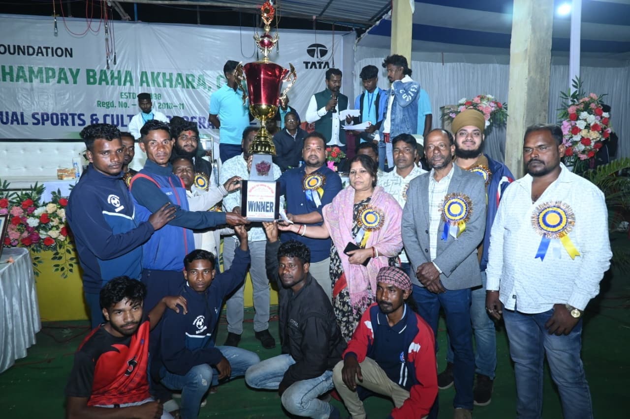 East Singhbhum News : नाइन स्टार को हरा बादल एफसी बना विजेता