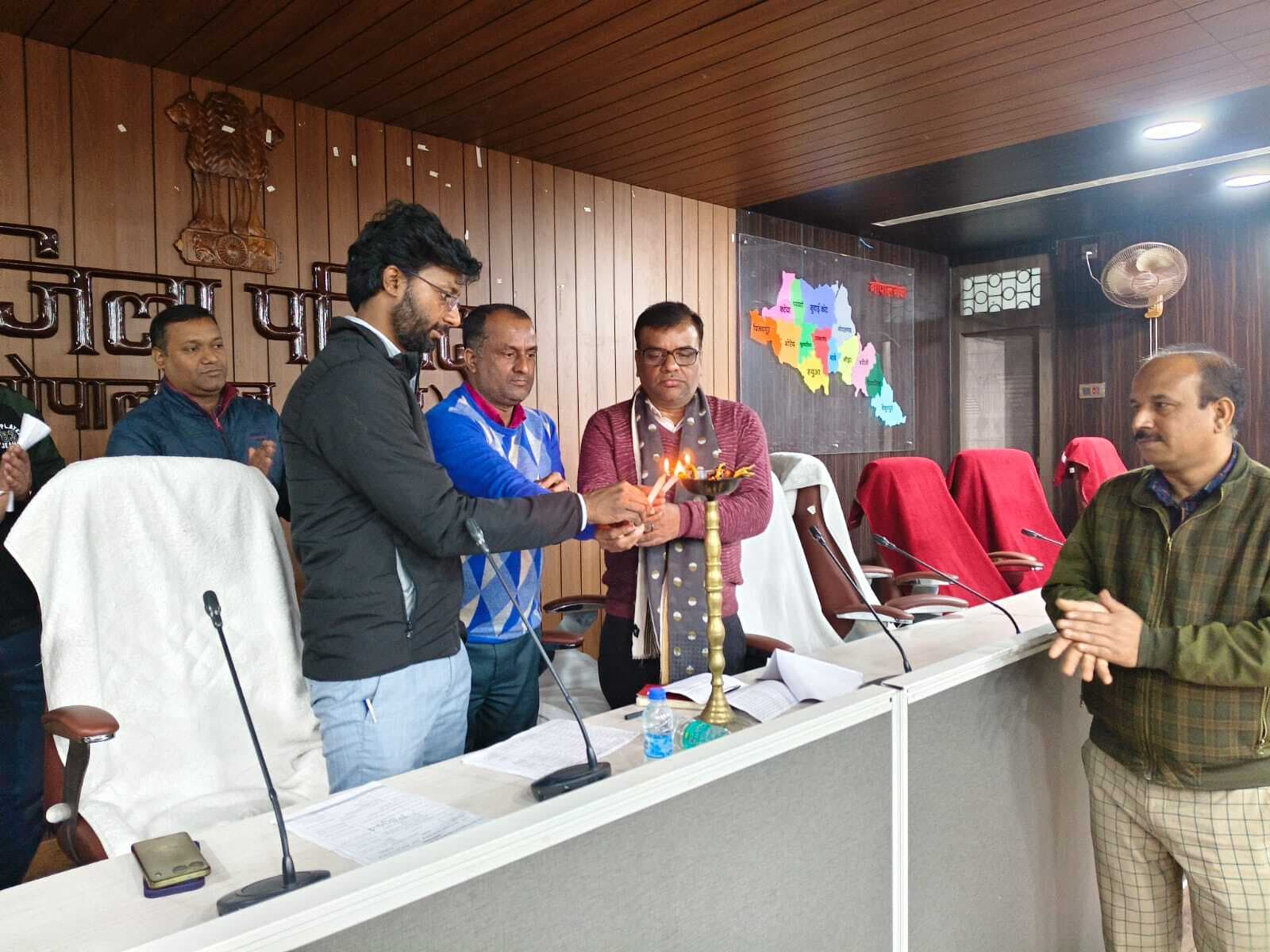 स्वच्छता पर्यवेक्षकों को दिया गया प्रशिक्षण