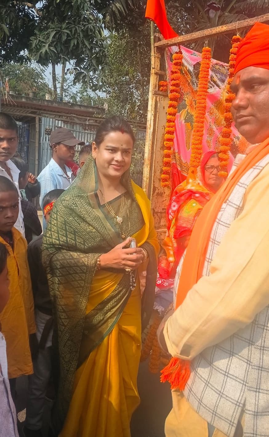 शिवलिंग प्राण प्रतिष्ठा को लेकर कलश यात्रा