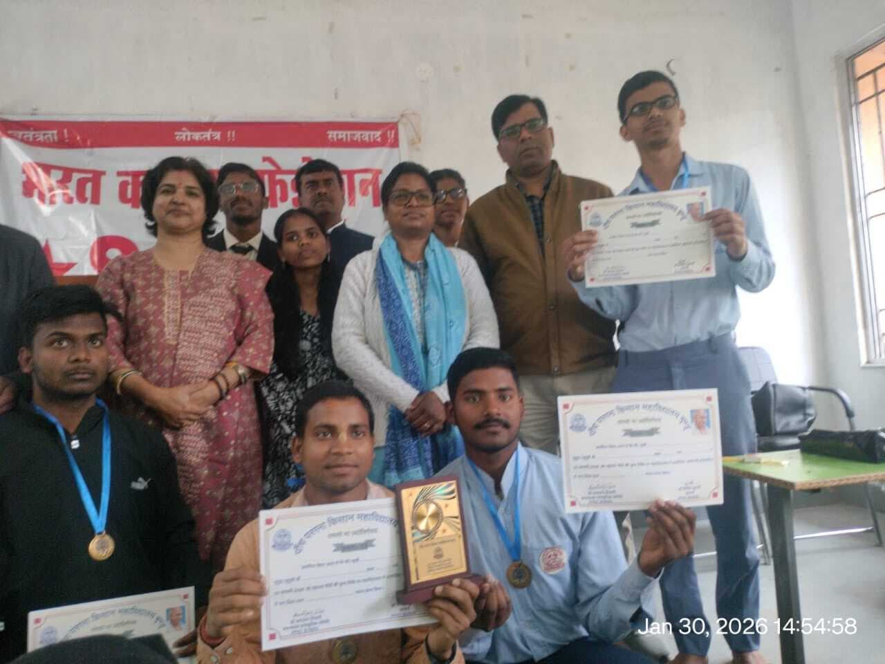 शहादत  दिवस पर गांधीजी को दी श्रद्धांजलि