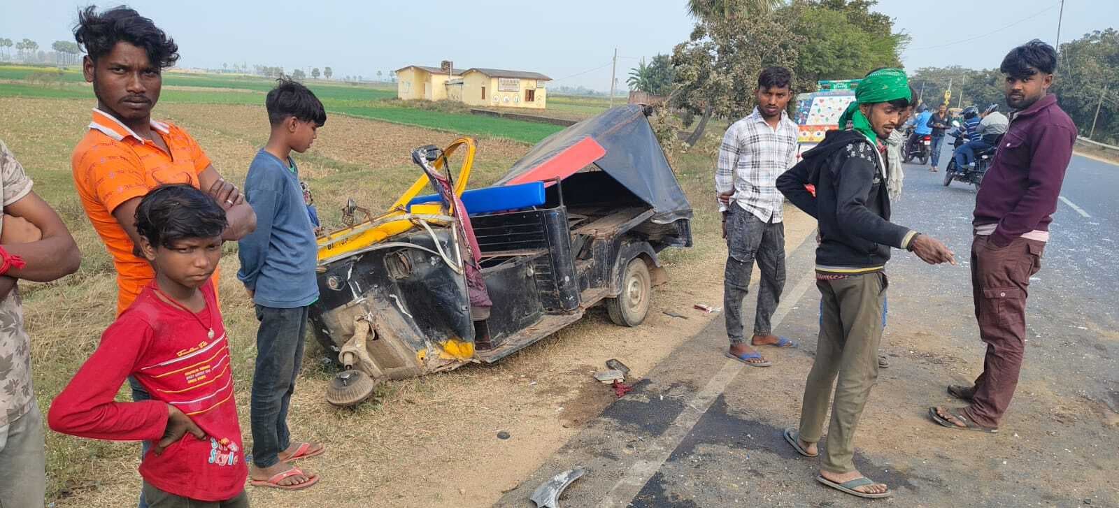 हाइवा ने ऑटो में मारी टक्कर, दो जख्मी