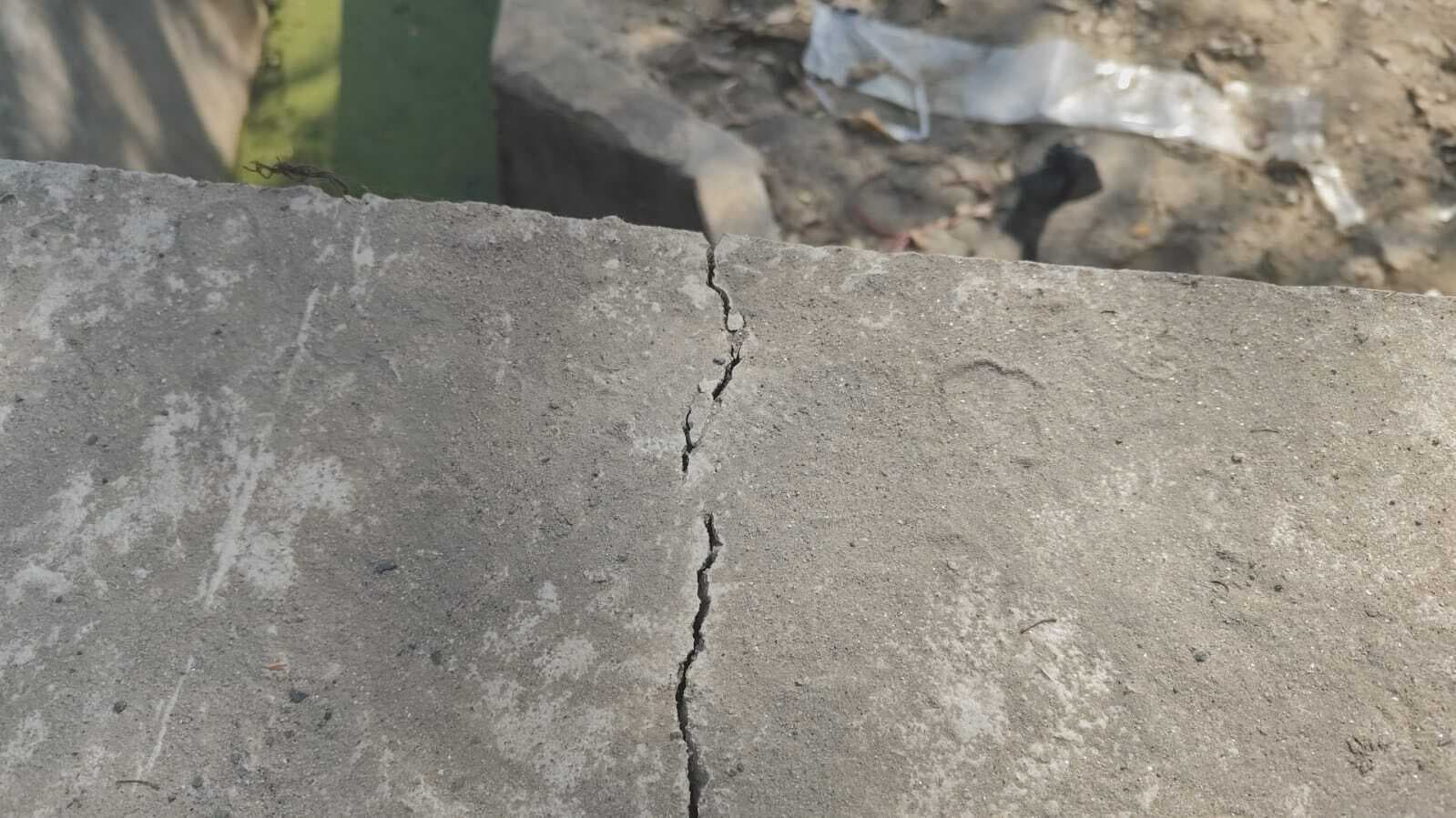 नव निर्मित पुल क्रेक, लोगों में आक्रोश