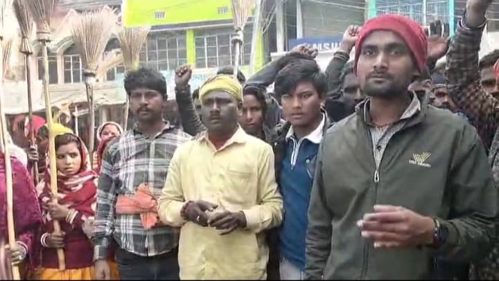 318 की जगह हमें भी मिले रोज 428 रुपये