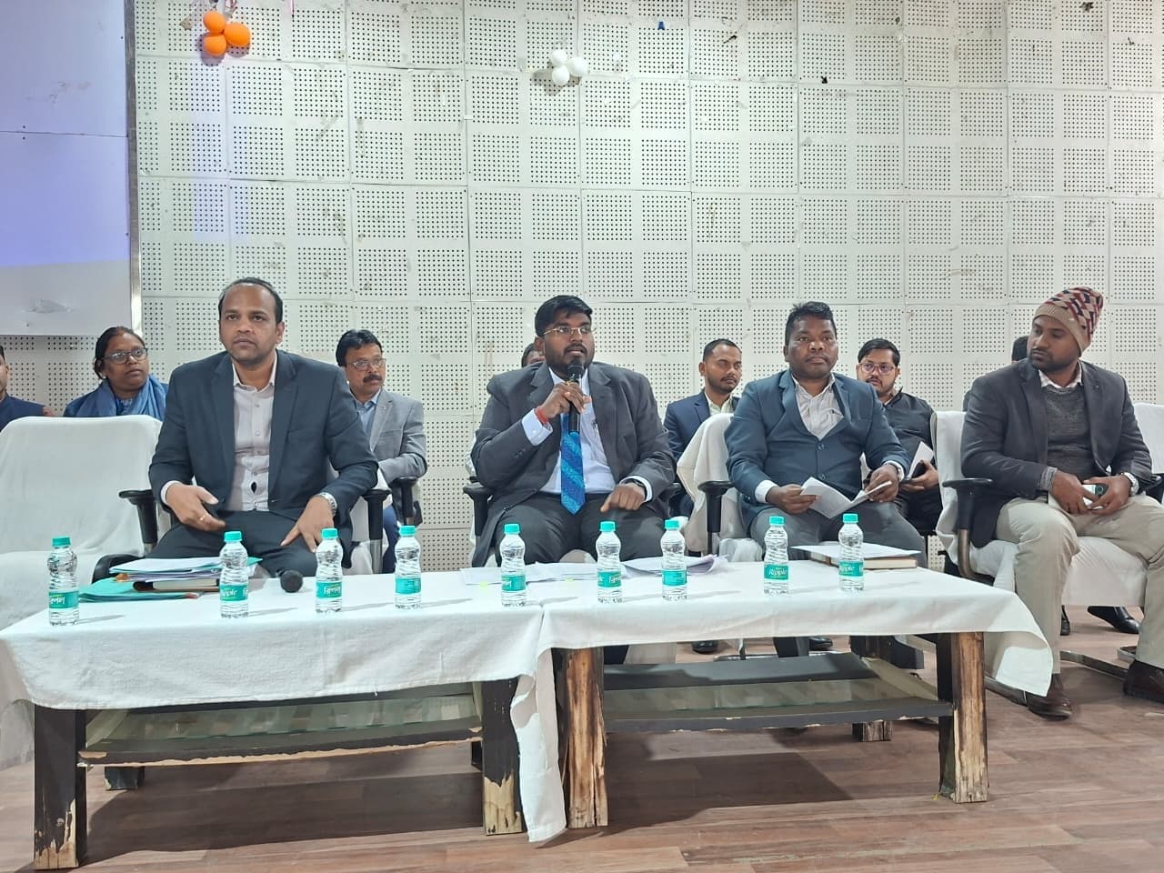 केंद्राधीक्षक व मजिस्ट्रेट कदाचार मुक्त मैट्रिक व इंटर परीक्षा का करें संचालन : डीसी