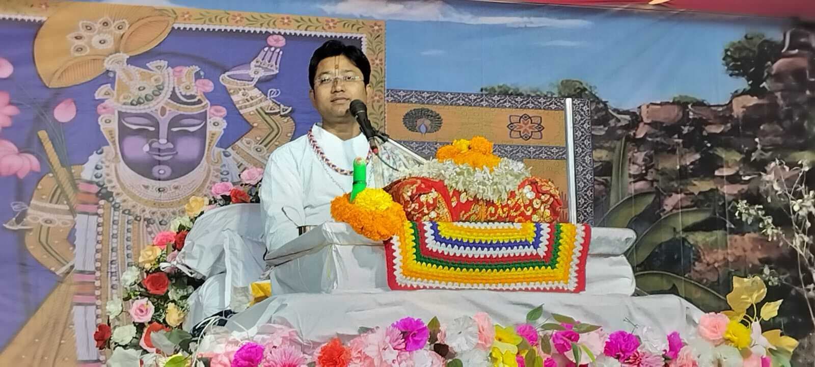 बच्चों को कथा सुनाने से बनते हैं संस्कारी : कथावाचक