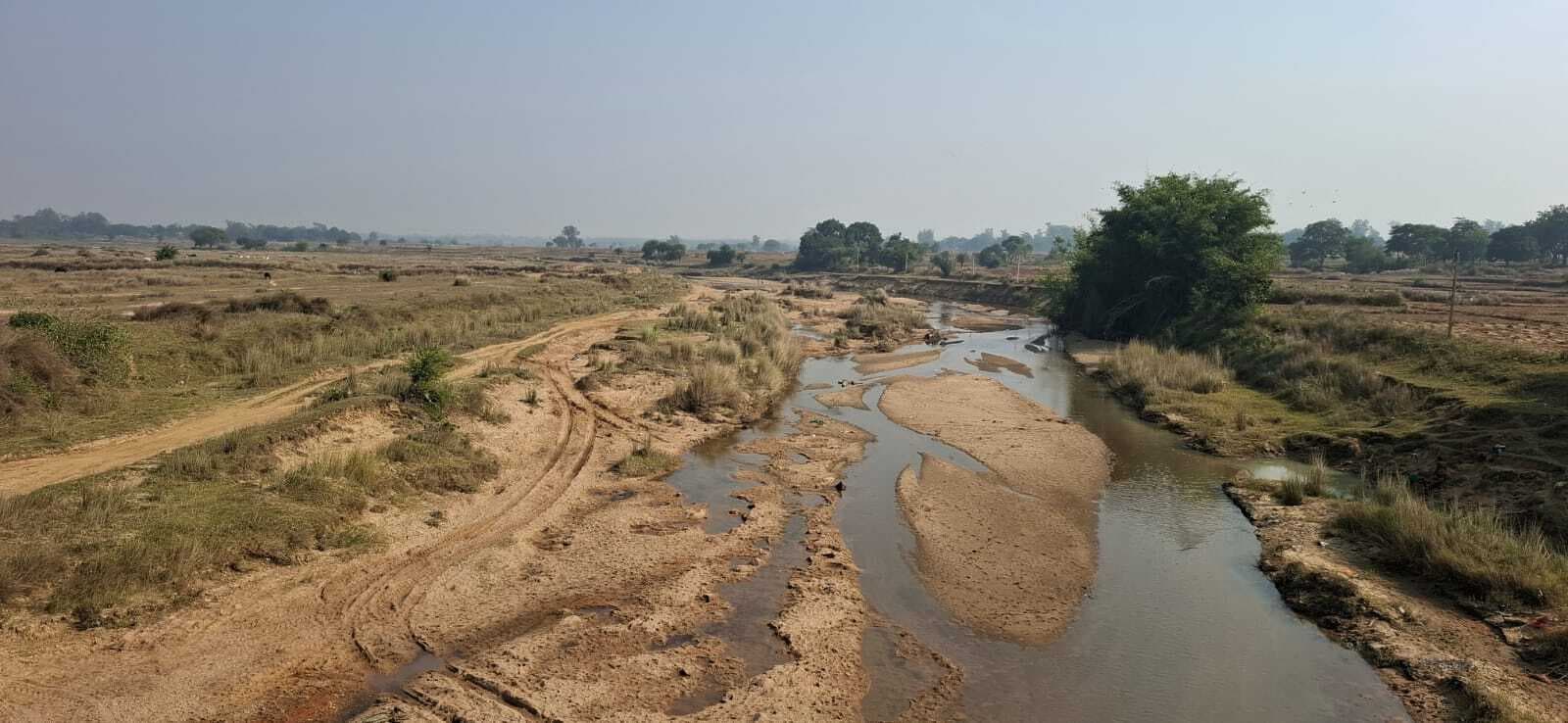 Giridih News :देवरी प्रखंड में नहीं रुक रहा अवैध बालू का धंधा