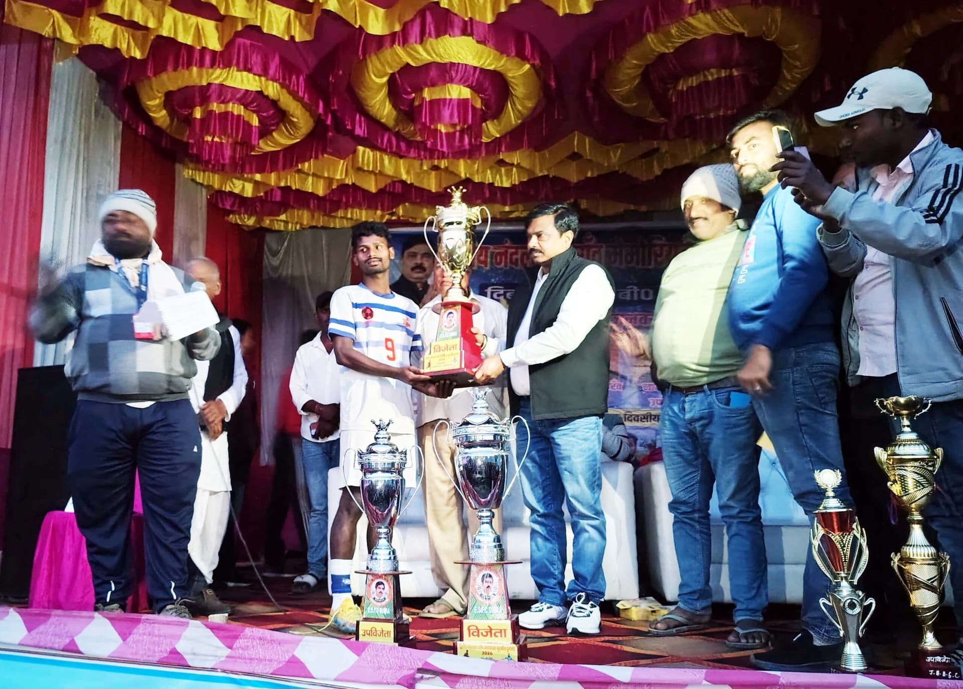 नंदलाल उरांव मेमोरियल फुटबॉल में दिवरा बाजार विजेता, मुंशीबाड़ी उपविजेता