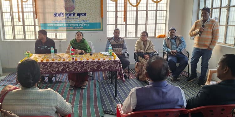 बीइओ की सेवानिवृत्ति पर बीआरसी में दी विदाई