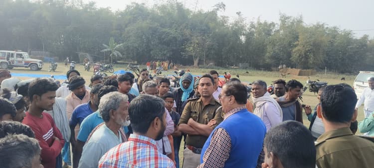 कोढ़ा में 2.20 एकड़ कब्रिस्तान की भूमि को प्रशासन ने कराया विवाद मुक्त