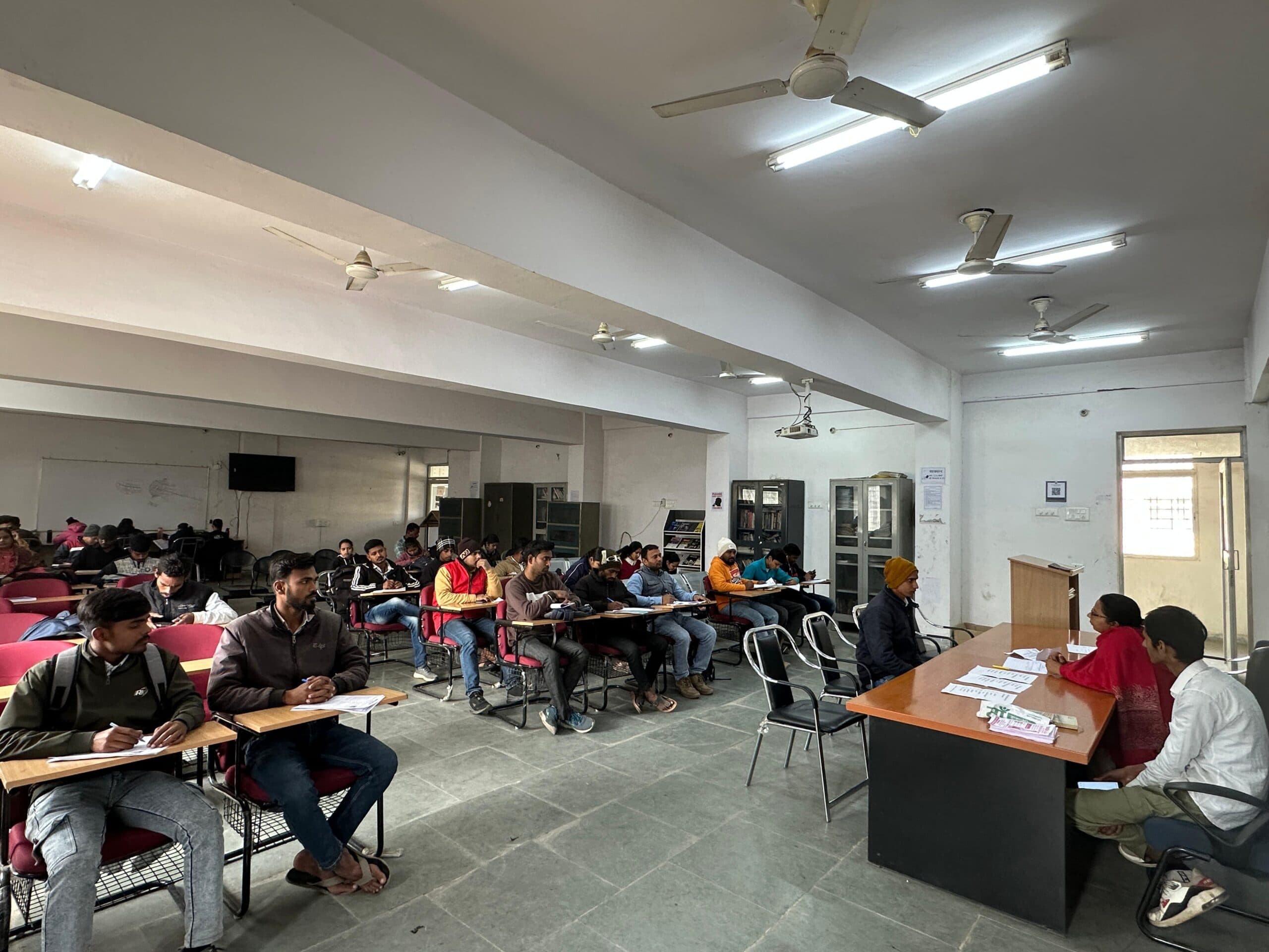 जॉब कैंप में 15 आवेदक चयनित