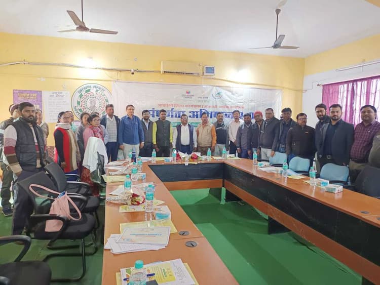 करमाटांड़ प्रखंड में संपूर्णता अभियान-2.0 शुरू