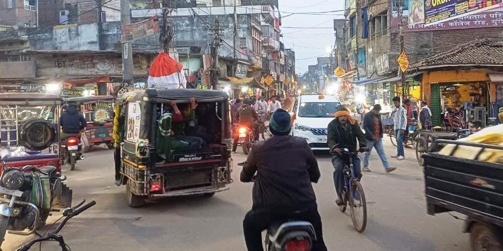 ट्रैफिक व्यवस्था में किये गये बदलाव का सड़कों पर नहीं दिख रहा असर, जाम बनी मुसीबत