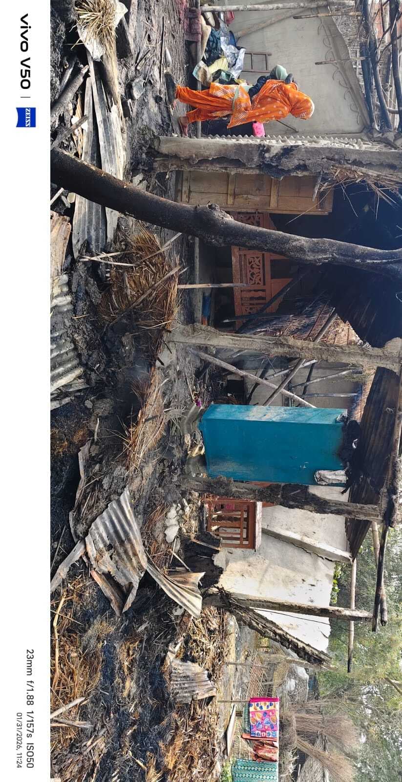 आग से 18 घर जले, लाखों का नुकसान