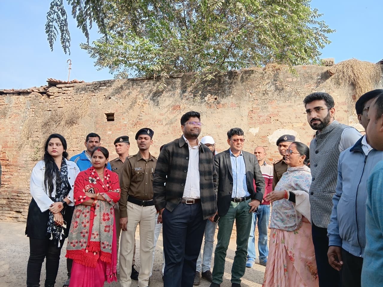 पूरबसराय गौशाला का नए व आकर्षक रूप से होगा निर्माण : डीएम