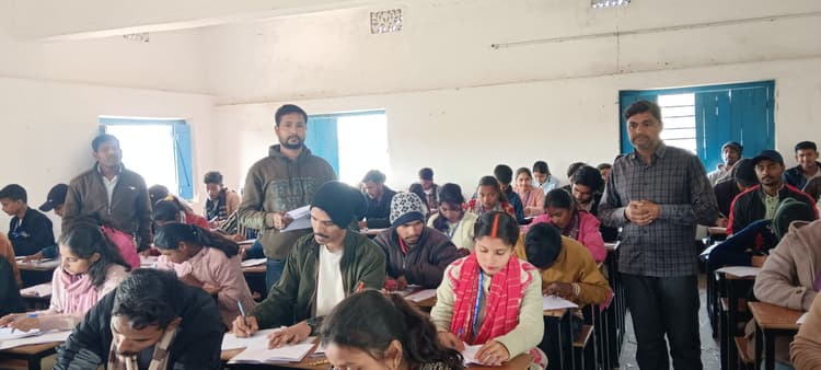 यूजी सेमेस्टर 1 की परीक्षा में पांच परीक्षार्थी रहे अनुपस्थित