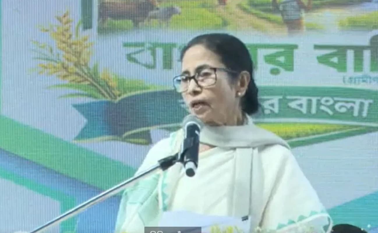 सिंगूर में ममता की दहाड़, केंद्र मदद करे ना करे, हमारी सरकार करेगी बंगाल का विकास