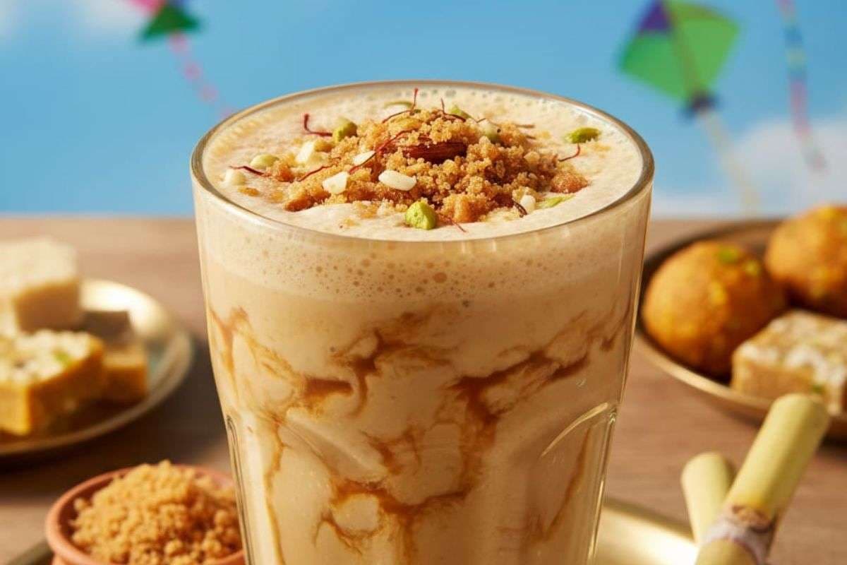 Makar Sankranti Special Gud Wali Lassi: मकर संक्रांति पर बनाएं गुड़ दही लस्सी, स्वाद और सेहत का परफेक्ट मेल Makar Sankranti Special Gud Wali Lassi: मकर संक्रांति पर बनाएं गुड़ दही लस्सी, स्वाद और सेहत का परफेक्ट मेल