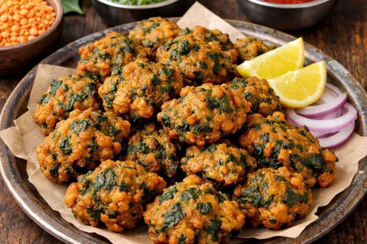 Masoor Dal Palak Pakora: शाम में बनाना है स्पेशल स्नैक्स, तो सर्दियों में चाय के साथ तैयार करें मसूर दाल-पालक के पकौड़े