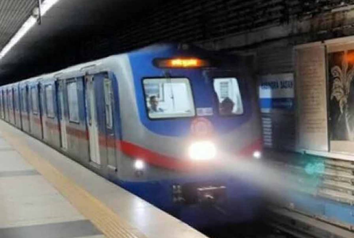 कोलकाता मेट्रो सेवा फिर से बाधित, सिग्नल की खराबी के कारण बंद रही ब्लू लाइन पर ट्रेनें