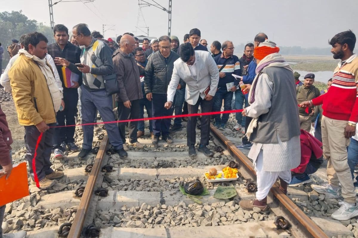 Bihar New Rail Line: बैजनाथपुर अन्दौली-न्यू झाझा रेल लाइन पर 120 की रफ्तार से दौड़ी स्पेशल ट्रेन, मिलेगा ये बड़ा फायदा