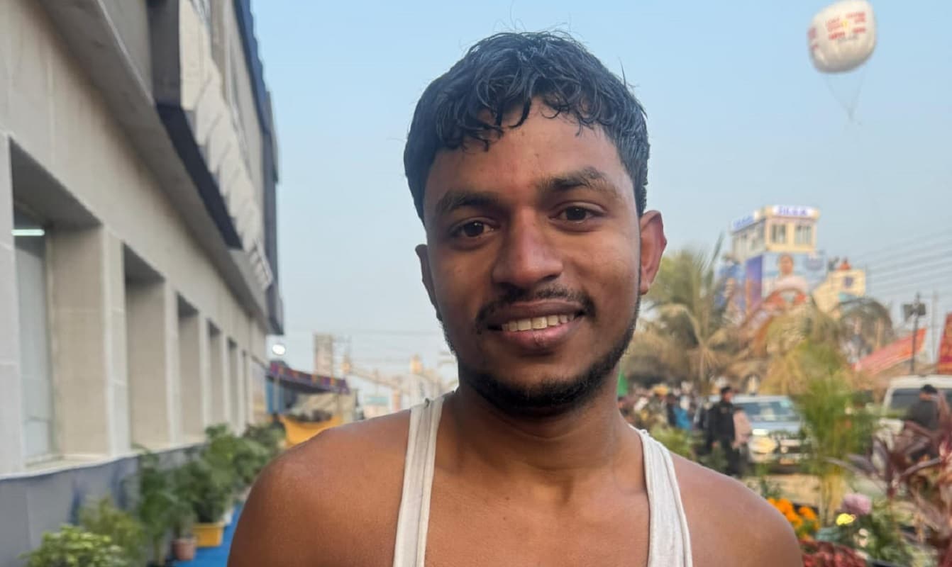 गंगासागर मेले में हादसा टला, नौसेना की त्वरित कार्रवाई से बची युवक की जान