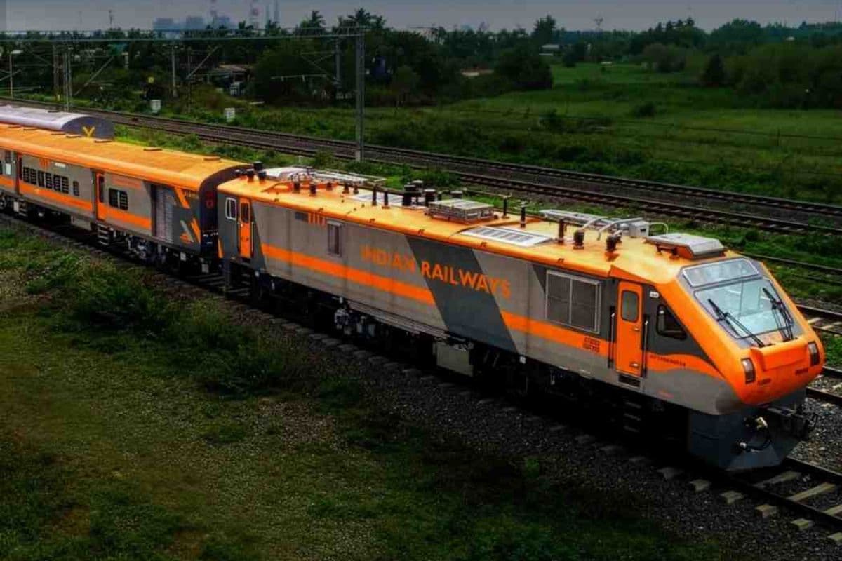 Vande Bharat Sleeper: पटना-दिल्ली के बीच कब से चलेगी वंदे भारत स्लीपर ट्रेन? फुल कंफर्ट के साथ सफर का मिलेगा एक्सपीरियंस