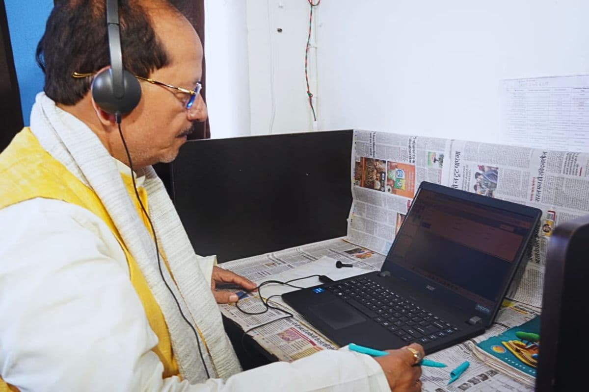 Vijay Sinha: टोल फ्री नंबर की पोल खोलने खुद CSC पहुंचे डिप्टी सीएम विजय सिन्हा, ऑन द स्पॉट अधिकारियों की लगाई क्लास