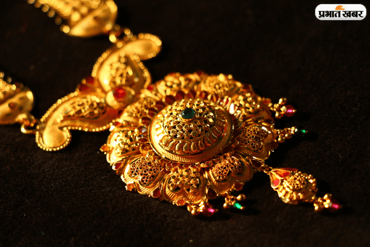 सोने की कीमतों में मामूली बढ़त और चांदी हुई सस्ती, चेक करें आज के लेटेस्ट रेट्स