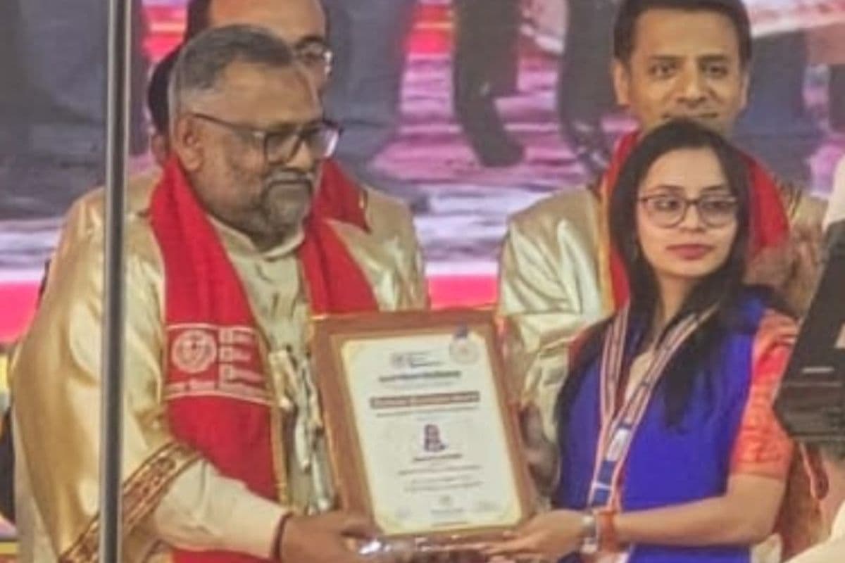 झारखंड आंदोलनकारी की पोती अभिज्ञा ने लहराया परचम, बीकॉम टैक्सेशन में जीता 'गोल्ड मेडल'