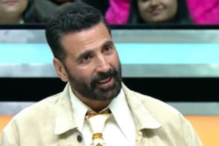 Wheel of Fortune में सिंधी भाषा सुनते ही इमोशनल हुए अक्षय कुमार, मां की यादों में खोए