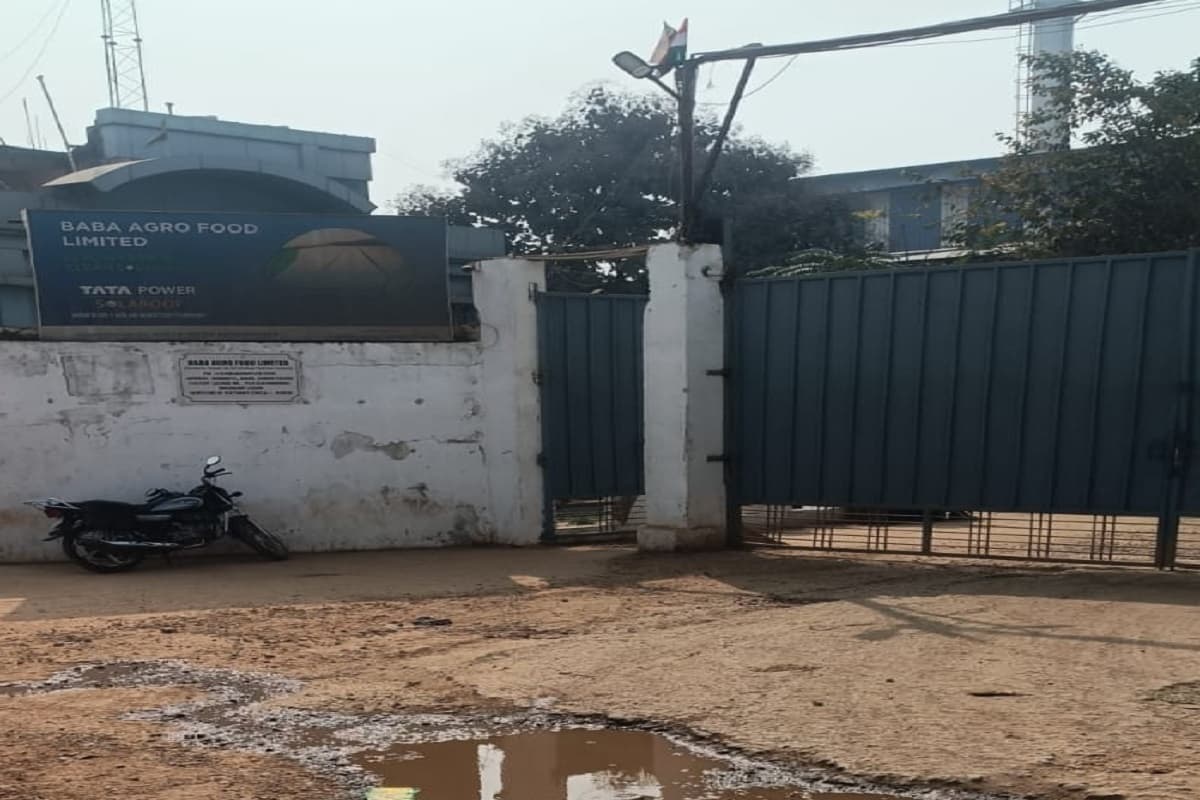 Income Tax Raid: बाबा ग्रुप और सहयोगियों के ठिकानों से 4.50 करोड़ जब्त, कीमती जेवर बरामद