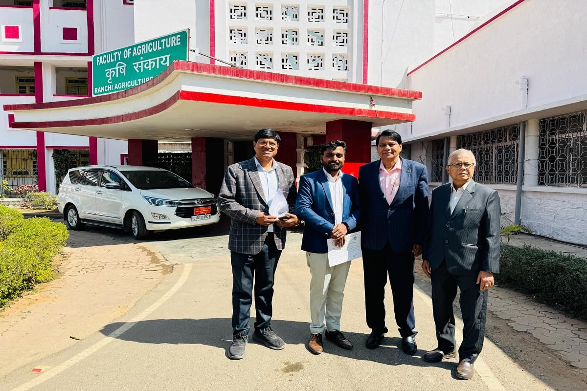 बीएयू कैंपस में एरेक-2026 में सीनियर्स का आयोजन, एक बार फिर लौटा ‘गोल्डन एरा’