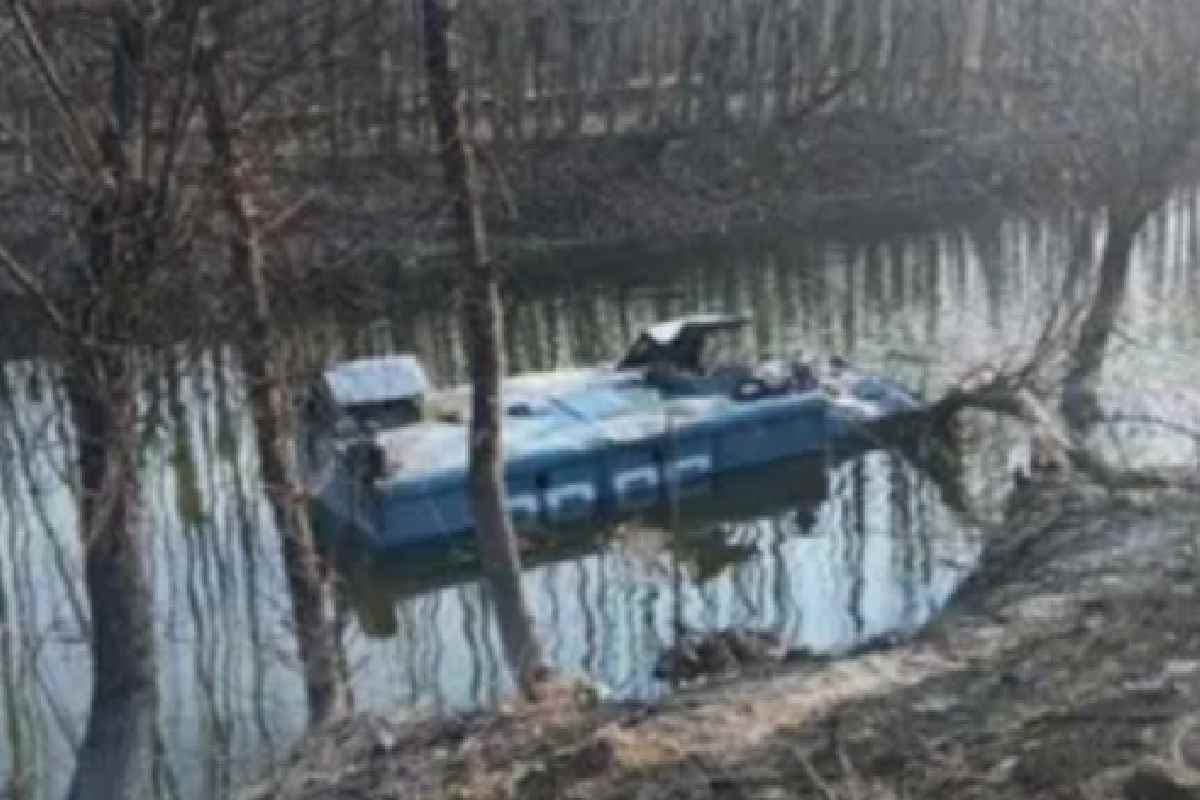 श्रीनगर: नदी में गाड़ी गिरने से CRPF के 7 जवान घायल, अस्पताल में भर्ती