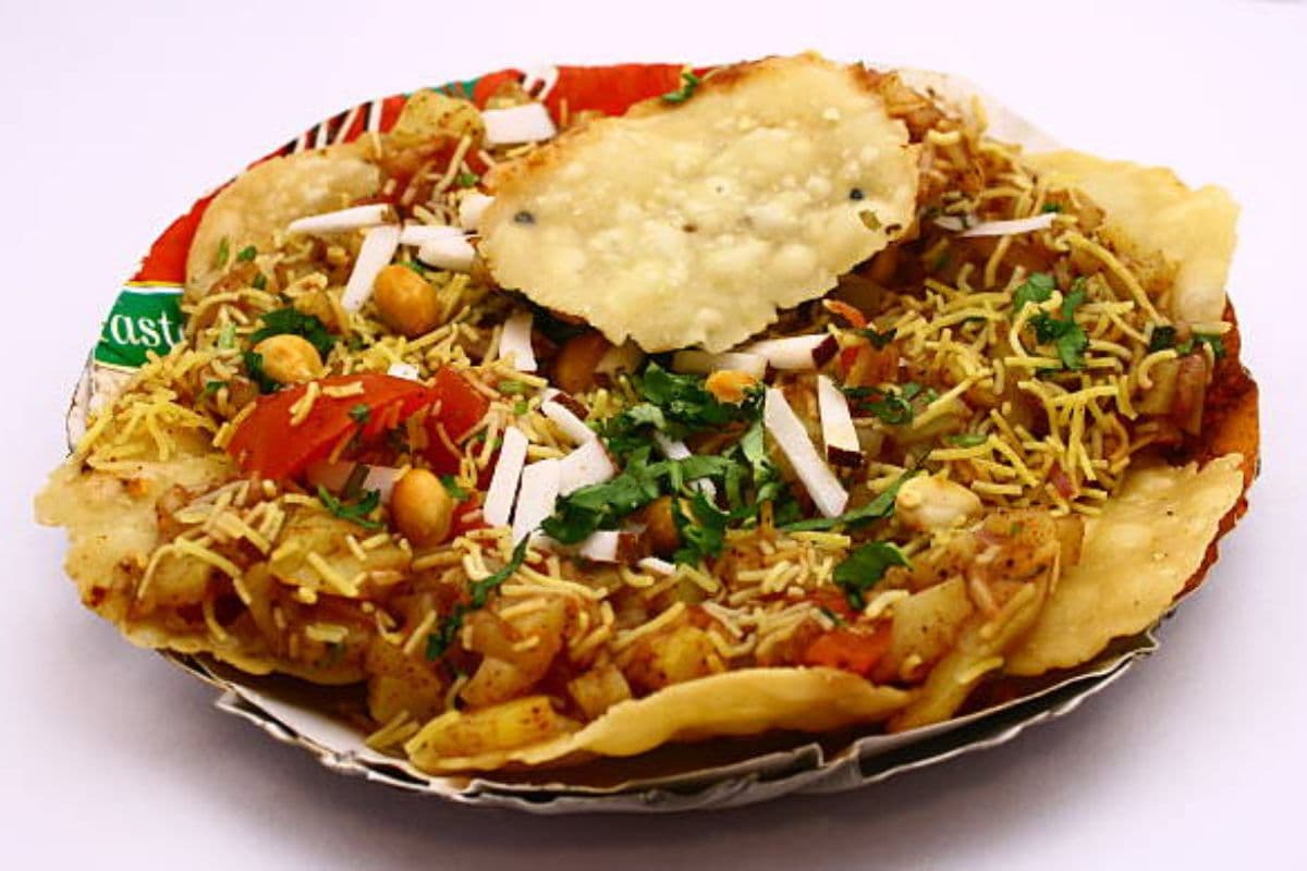 हल्की भूख को शांत करने का बढ़िया ऑप्शन है चना पापड़ी चाट