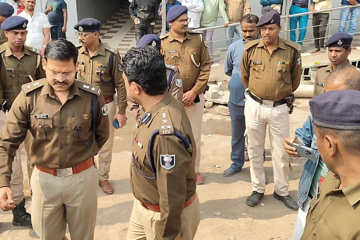 मुजफ्फरपुर में एटीएम फ्रॉड गिरोह ने पुलिस टीम पर बरसाईं गोलियां, पूरे शहर में नाकेबंदी