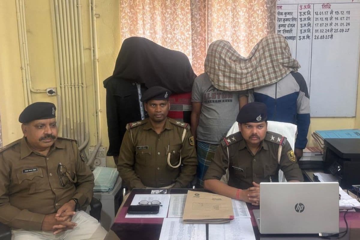 सुंदर महिलाओं की फोटो भेजकर ठगते थे साइबर क्रिमिनल, Whatsapp से होता था पूरा खेल, 5 अरेस्ट