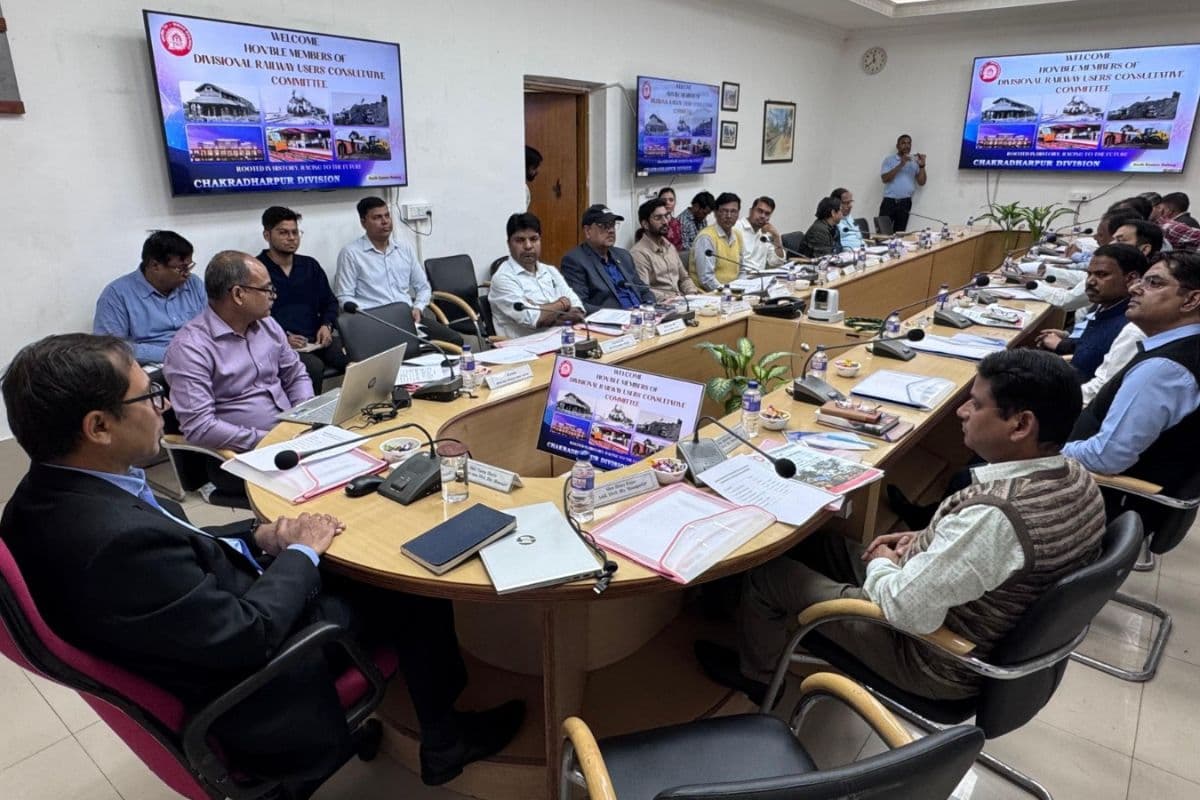 ट्रेनों की लेटलतीफी से यात्री परेशान, डीआरयूसीसी की बैठक में उठा मुद्दा