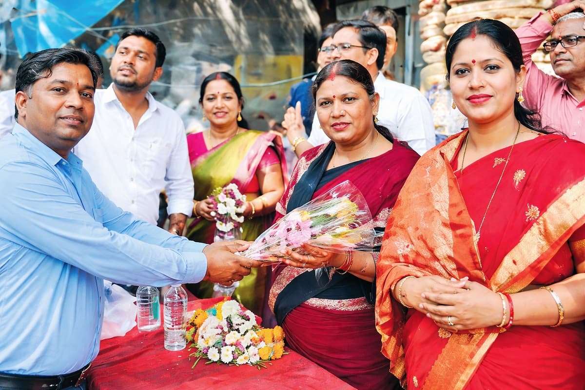 धनबाद में दिखेगा आधी आबादी का दम, 55 वार्डों में 262 महिला प्रत्याशी ने गाड़ा खंब