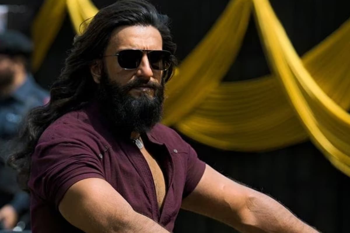 रणवीर सिंह की तीन वैन पर मचा शोर, ‘धुरंधर’ के क्रेडिट्स ने खोला राज