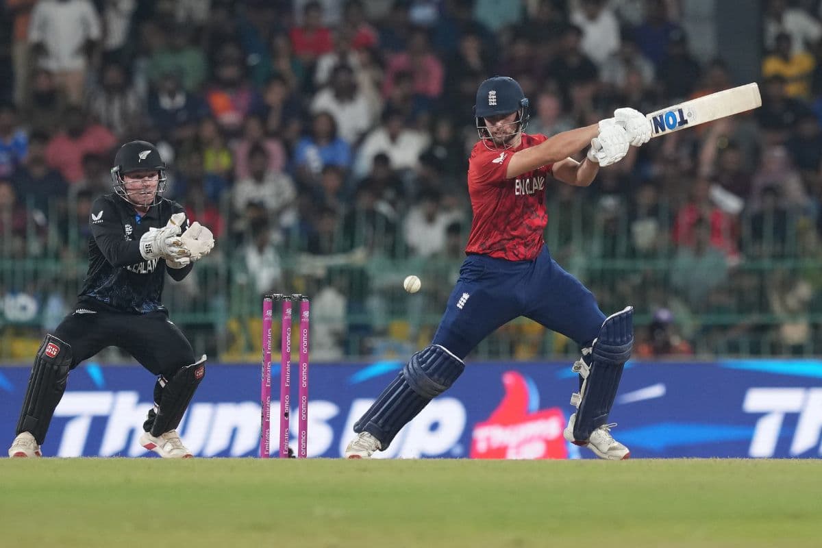 इंग्लैंड ने न्यूजीलैंड को 4 विकेट से हराया, पाकिस्तान की सेमीफाइनल उम्मीदें अब भी जिंदा