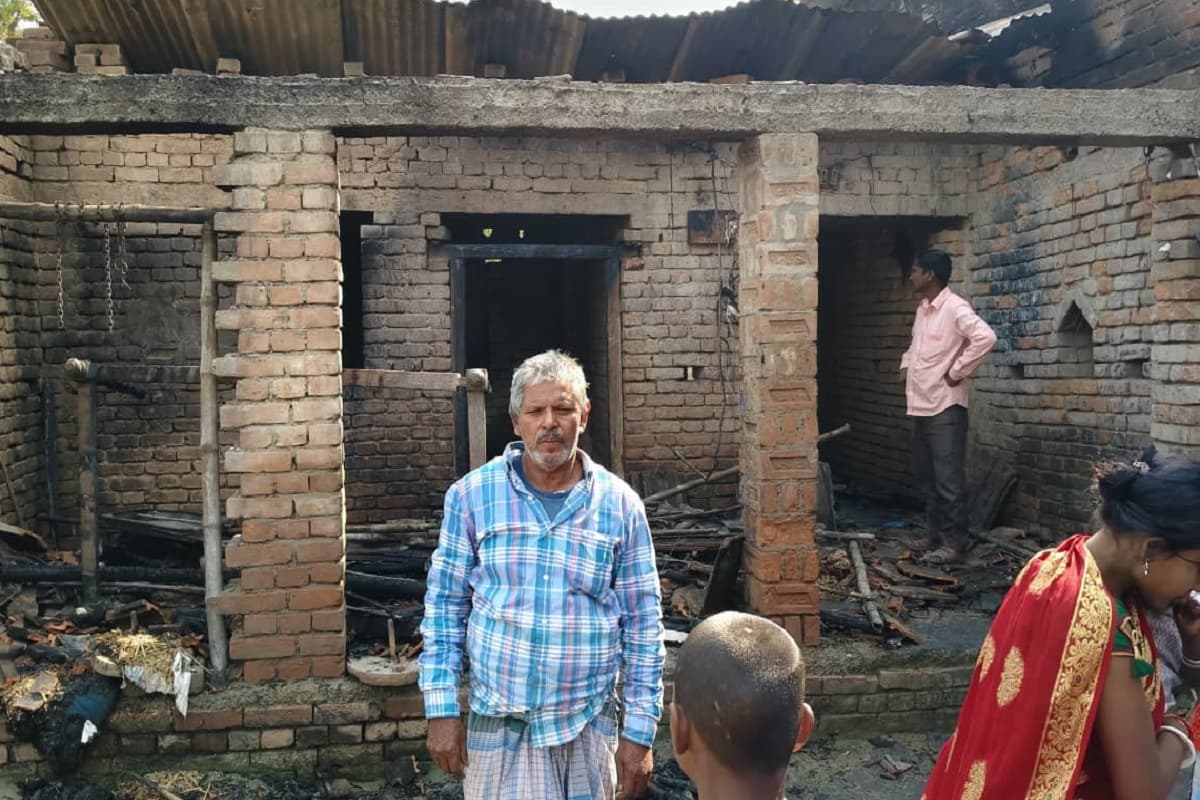 साहिबगंज के राधानगर गांव में उजड़ गया आशियाना, आगजनी में दो घर राख
