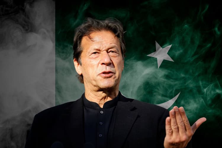 पूर्व PM इमरान खान की दाईं आंख की रोशनी पर संकट, सिर्फ 15% विजन बचा