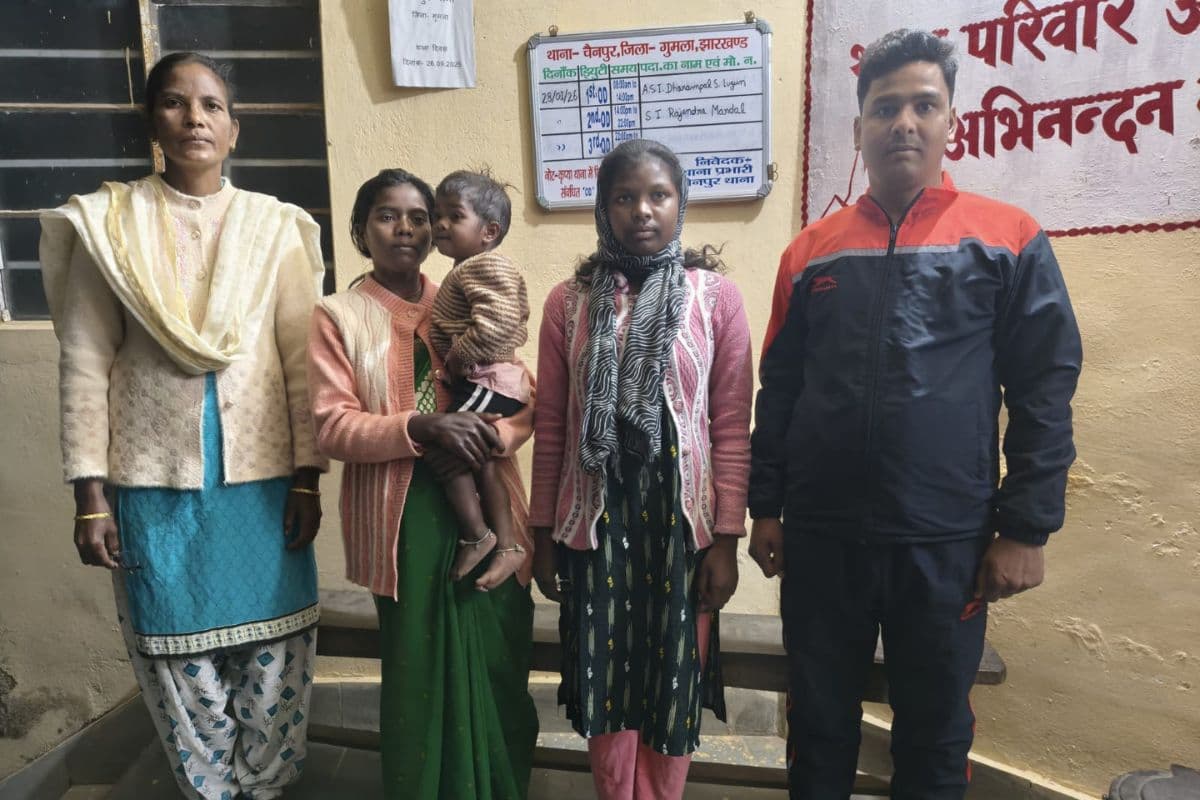 मानव तस्करों के चंगुल से मुक्त कराई गईं गुमला की दो बेटियां; राजस्थान और दिल्ली से बरामद