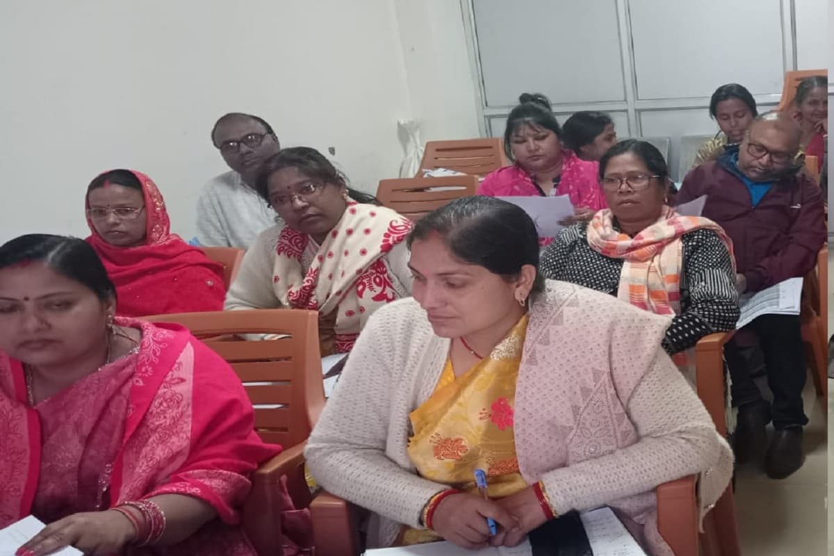 हजारीबाग के सरकारी रेजिडेंशियल गर्ल्स स्कूलों में निर्धारित डेडलाइन में होगा एडमिशन, समीक्षा बैठक