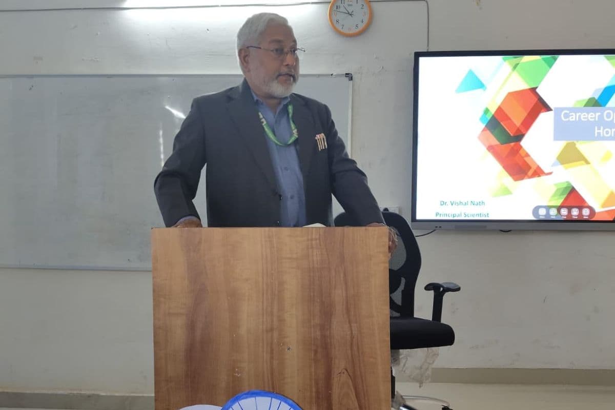 चाईबासा उद्यान महाविद्यालय में 'दीक्षारंभ', डॉ. विशाल नाथ बोले- झारखंड में बागवानी की अपार संभावनाएं