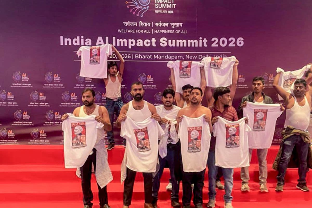 कांग्रेस के टॉपलेस प्रदर्शन पर भड़की बीजेपी, कहा -'राहुल गांधी ने विदेशी मेहमानों के सामने…'