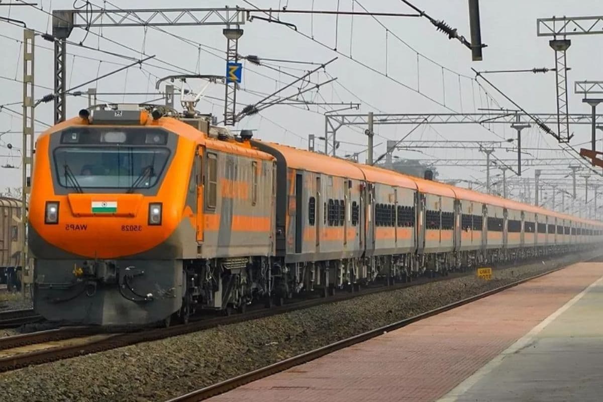 हाई डिमांड स्पेशल ट्रेनें बनेंगी अमृत भारत, बिहार के यात्रियों को राहत