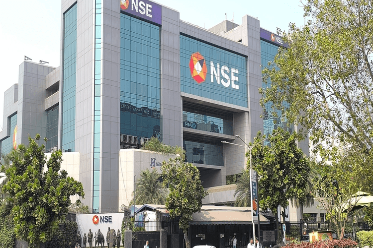 IT सेक्टर में भारी उछाल, निफ्टी 25,873 के पार