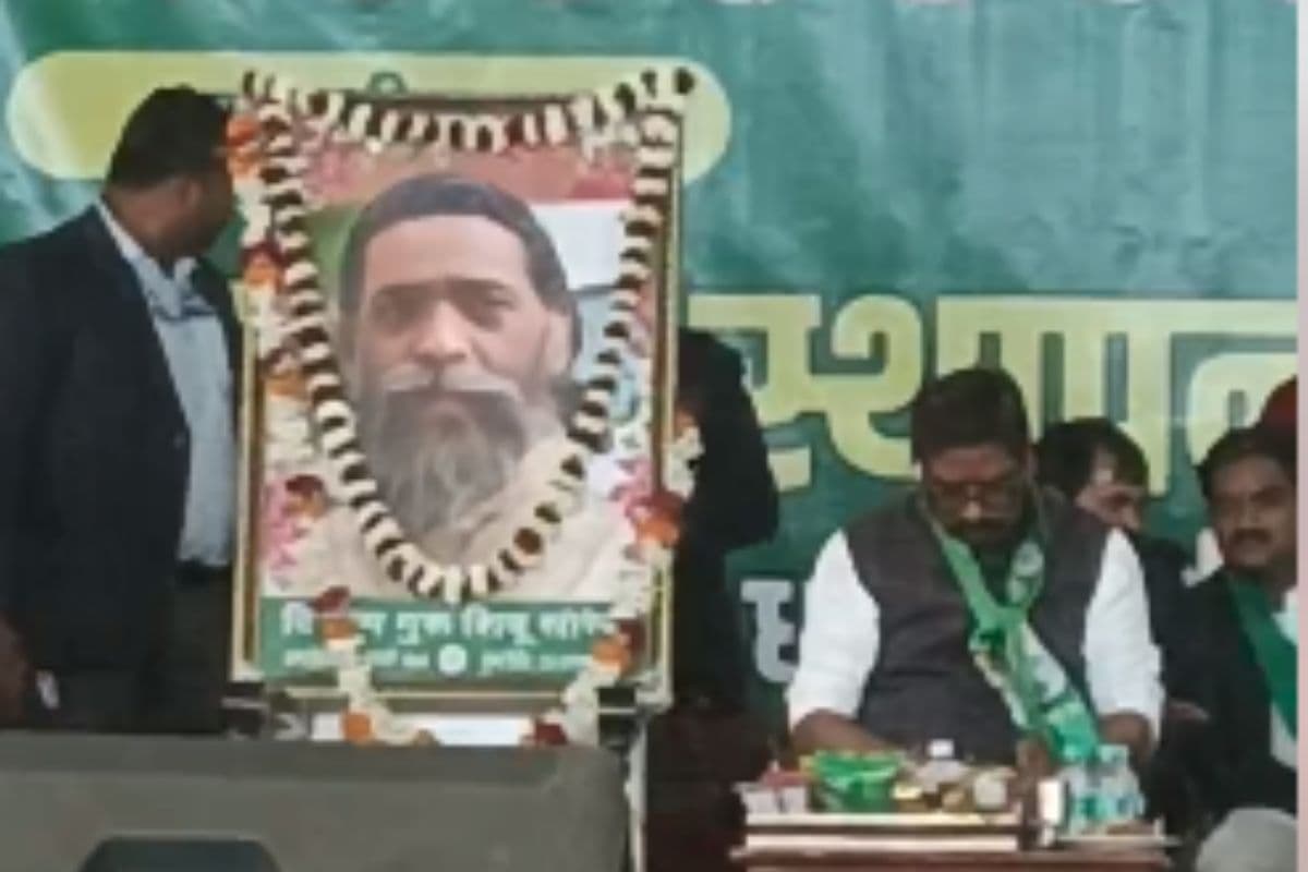 JMM Foundation Day Live: दिशोम गुरु के बिना धनबाद में JMM का स्थापना दिवस शुरू